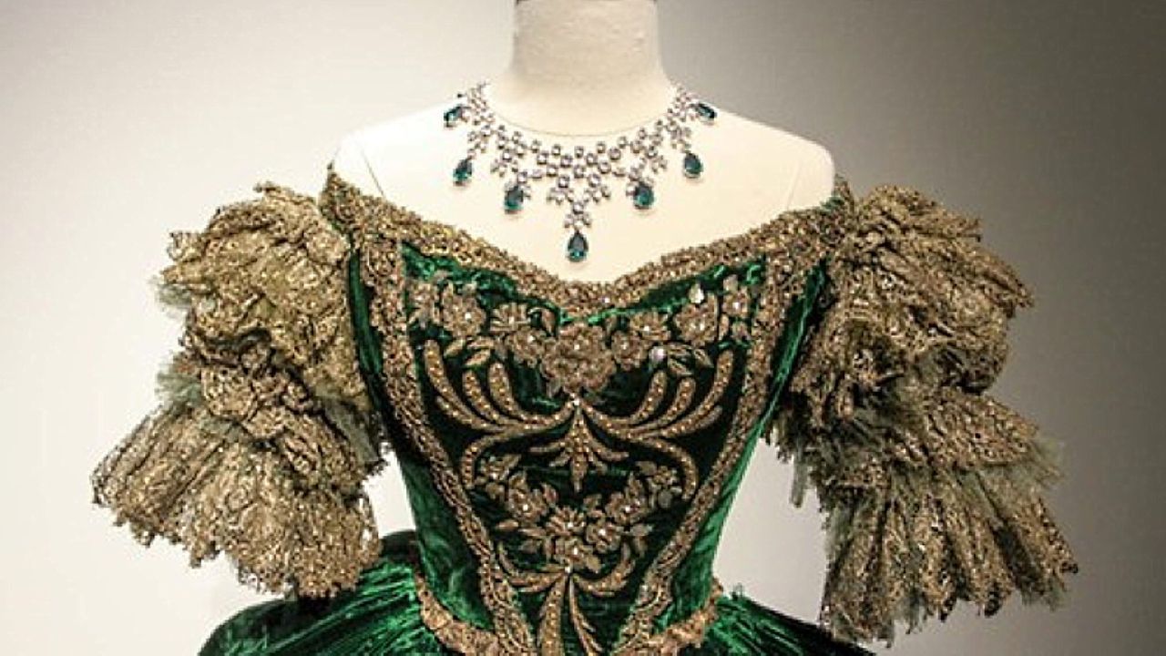 9-26-19 Gene London costume.jpg